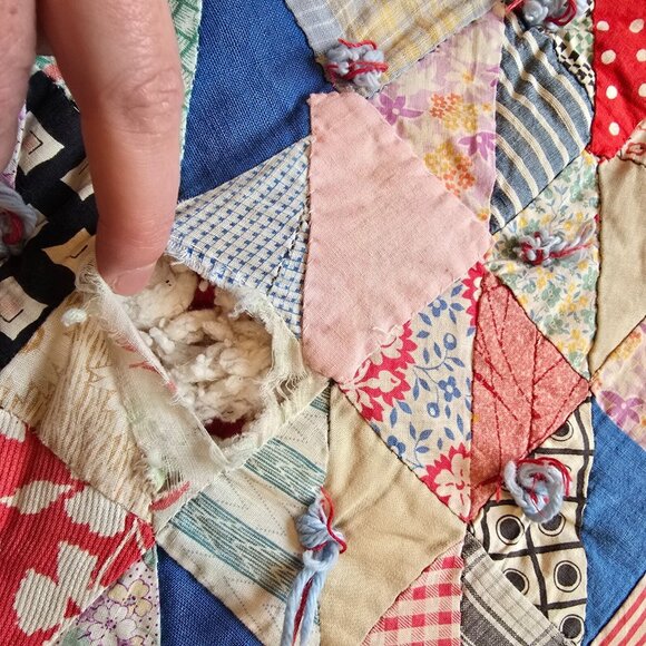 Handsewn Quilt Feedsack Crown of Thorns Red Back Tied Needs Repair Twin Size VTG - Picture 15 of 16